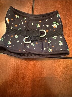 Floral Dainty Dog Harness - Black with White & Green Daisies